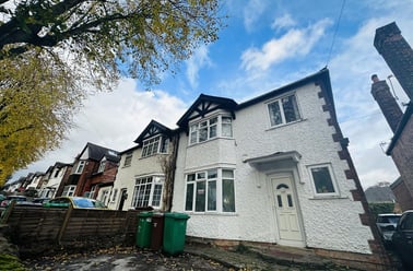 Harlaxton Drive, Lenton, Nottingham - Image 3